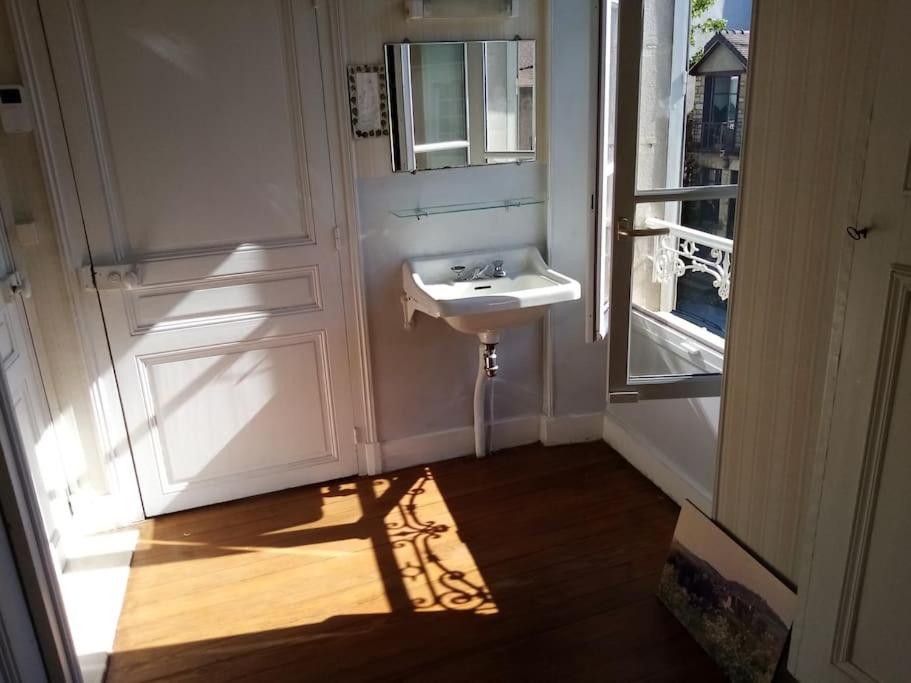 Gite Sous L' Orme Asquins Bagian luar foto